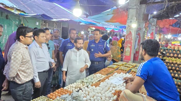 ফরিদগঞ্জে বাজার মনিটর করেছে বিশেষ টাস্কফোর্স